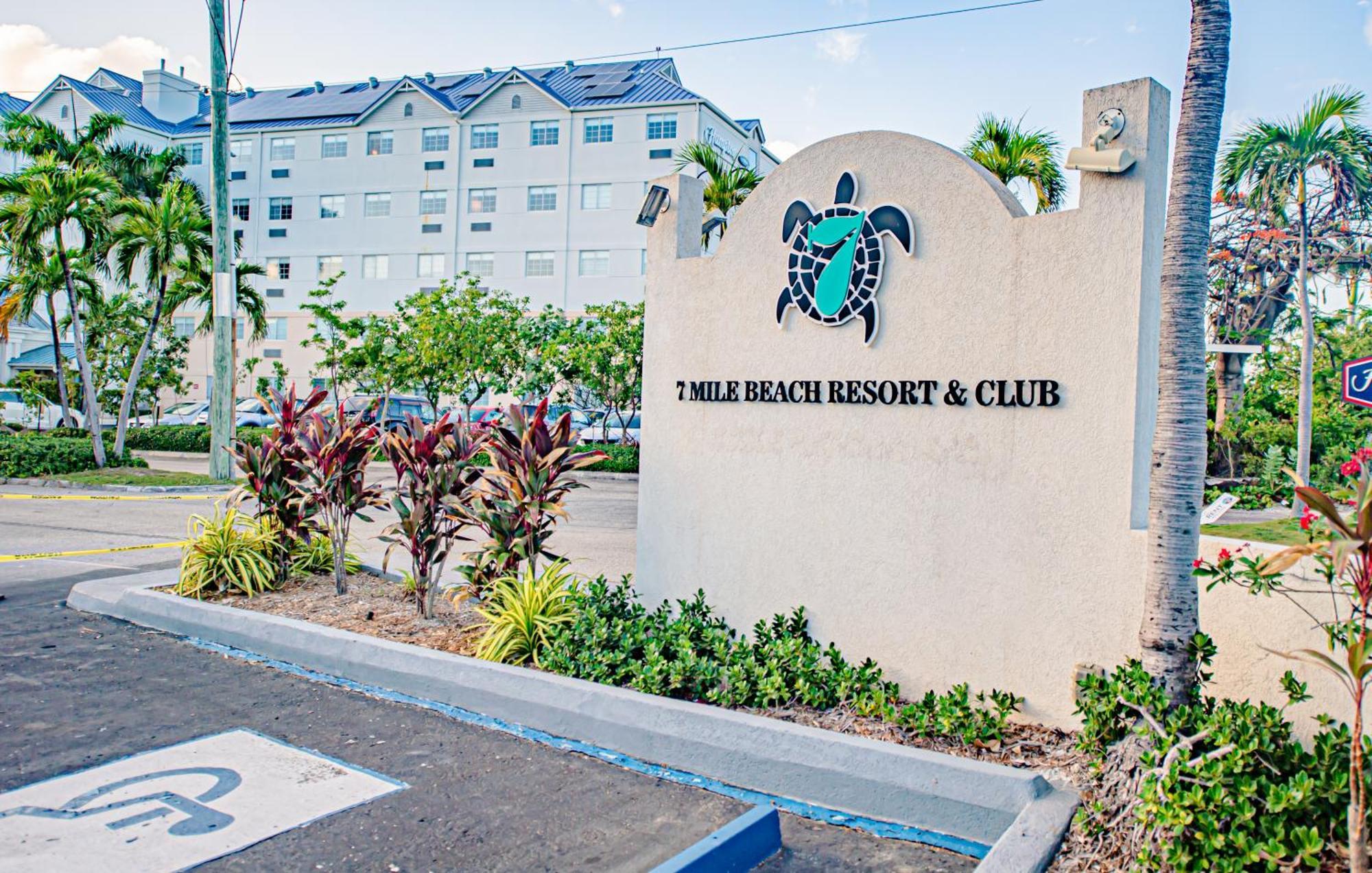 Seven Mile Beach Resort 조지 타운 외부 사진